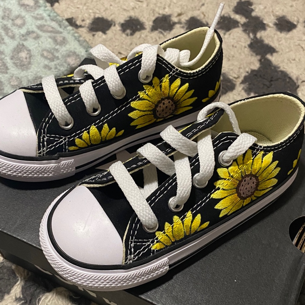 Converse Kids Sunflower toddler size 7